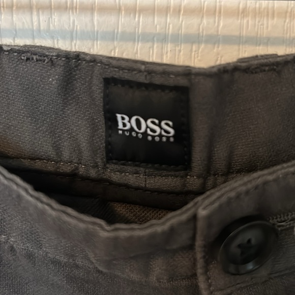 Hugo Boss shorts - Picture 2 of 5